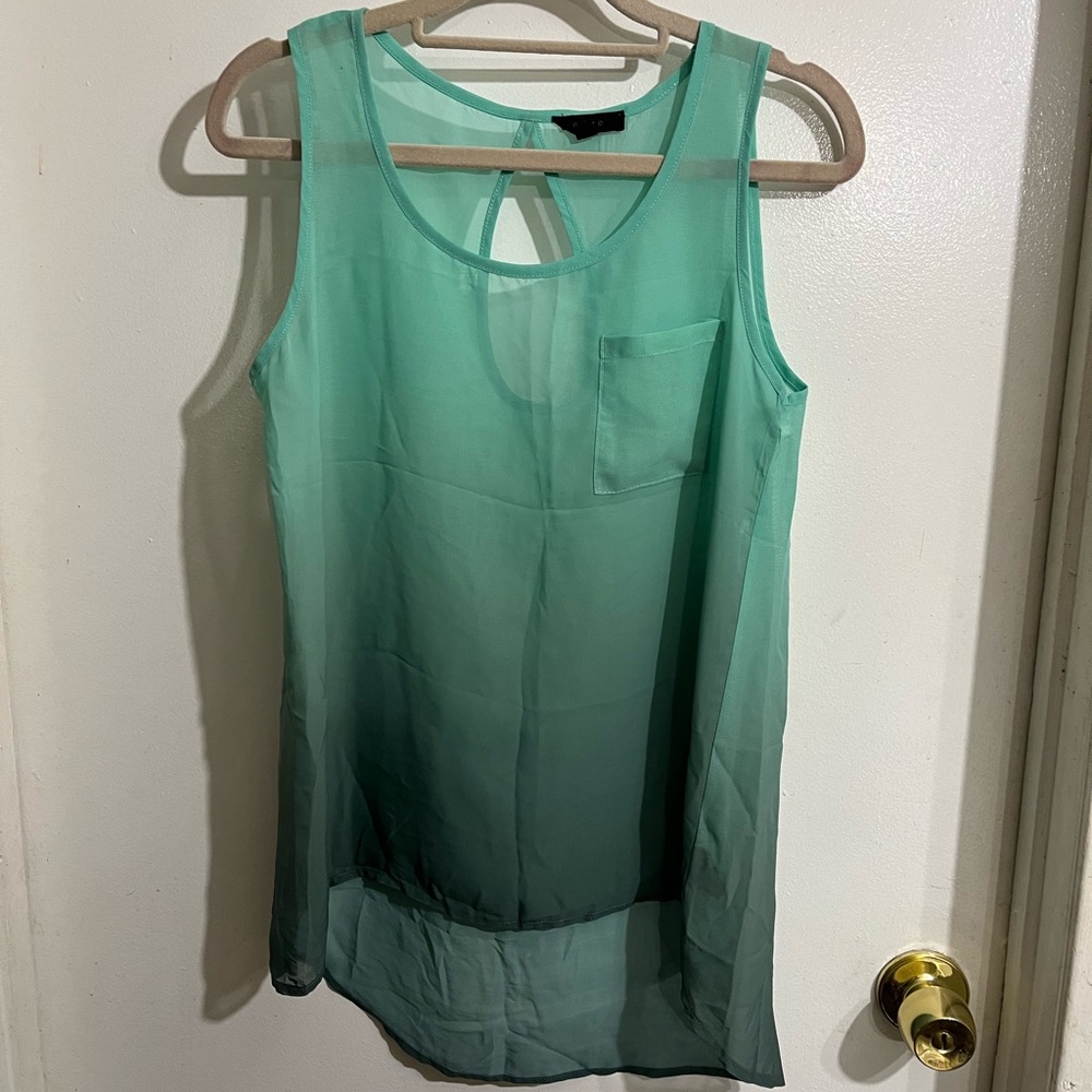 Sleeveless blouse